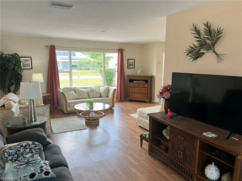 22127 Lancaster Avenue Port Charlotte, FL 33952