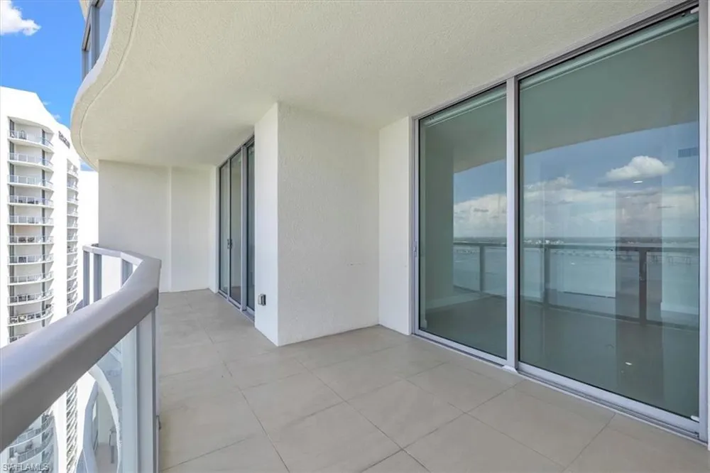 3000 Oasis Grand Boulevard #2802 Fort Myers, FL 33916