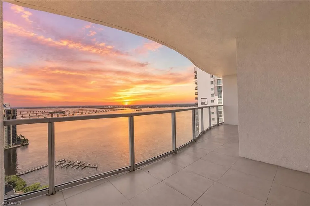3000 Oasis Grand Boulevard #2802 Fort Myers, FL 33916
