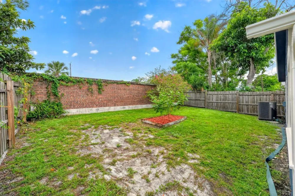 105 NEWPORT SQUARE Sanford, FL 32771