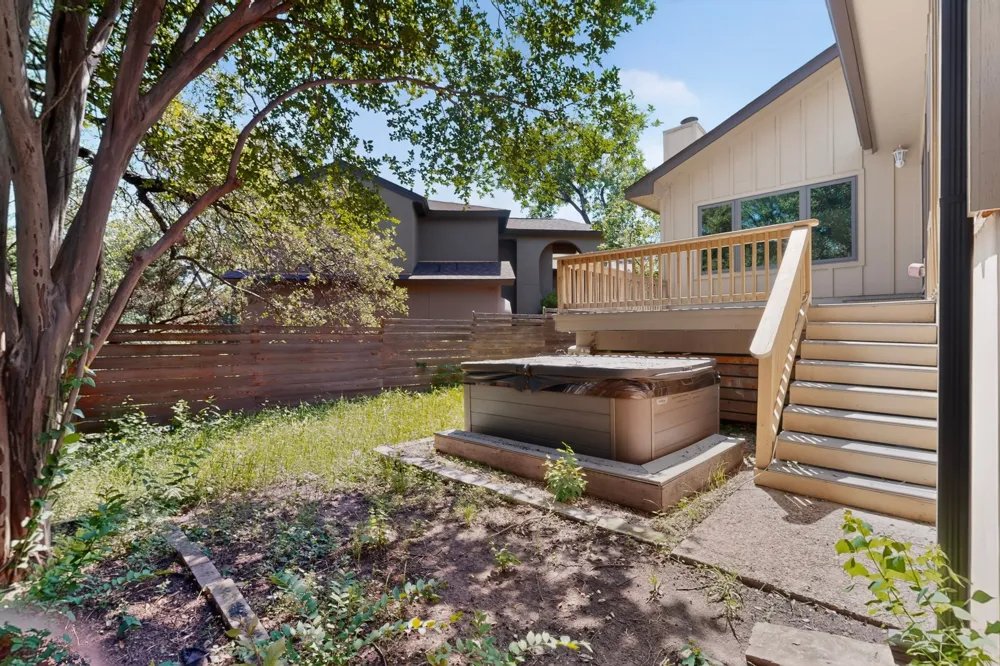 9202 Amberwood Cove Austin, TX 78759
