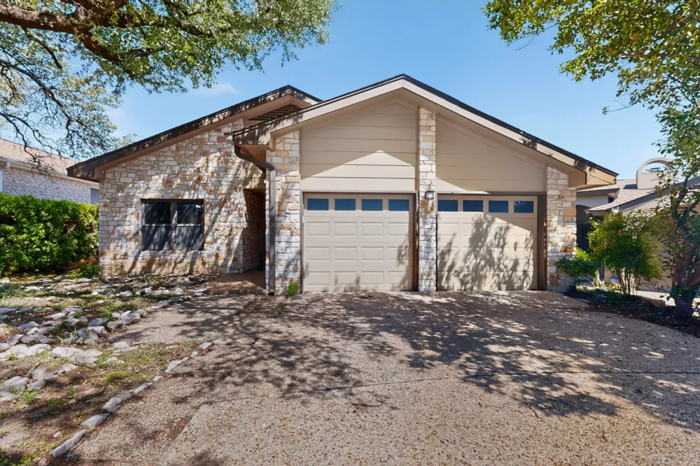 9202 Amberwood Cove Austin, TX 78759