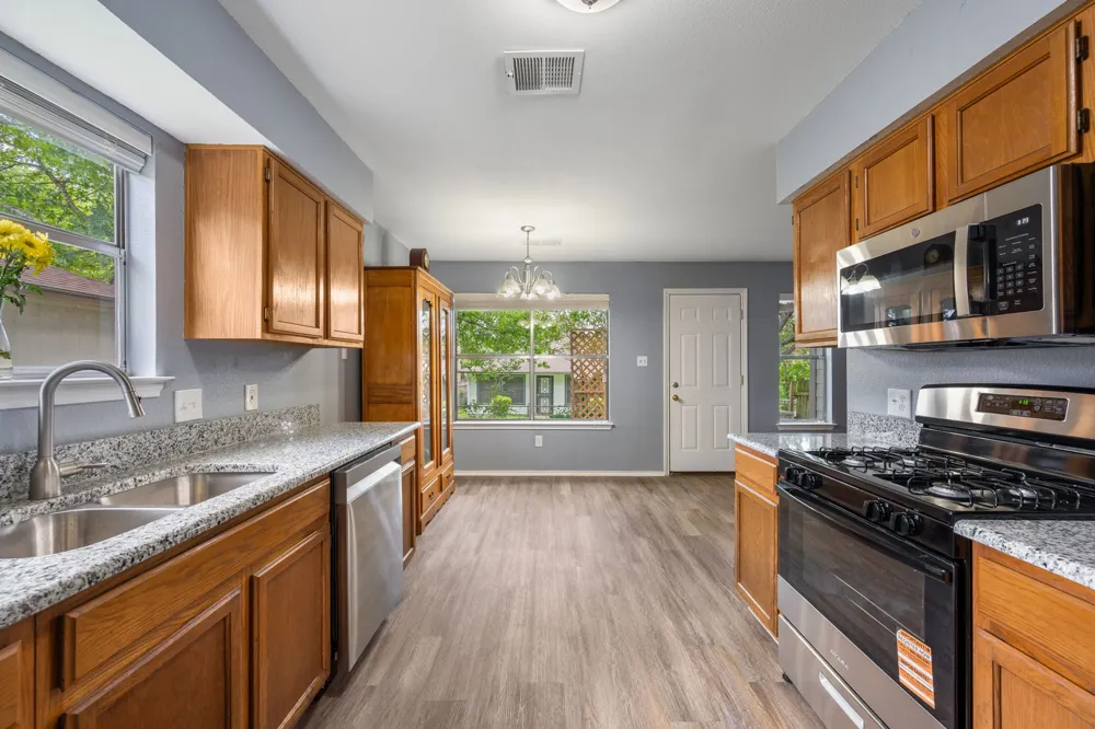 13812 Lothian Drive Pflugerville, TX 78660