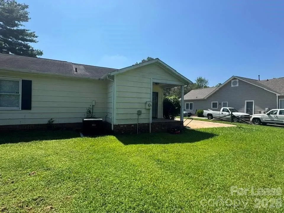 7718 Linda Lake Drive Charlotte, NC 28215