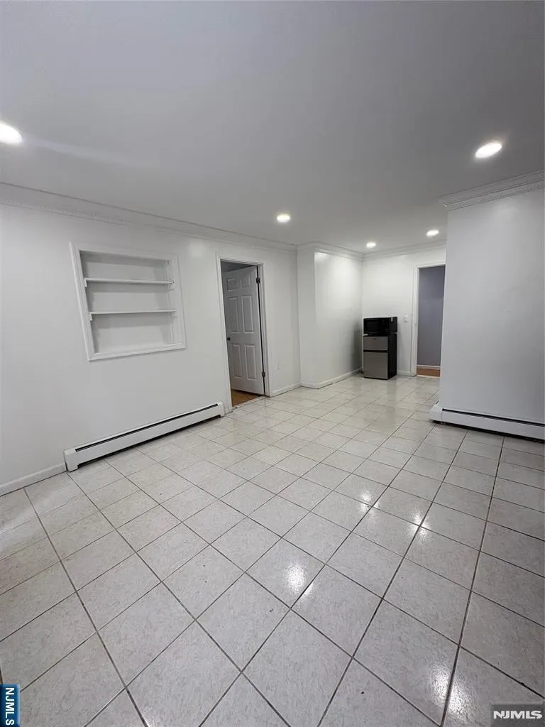 52 Lafayette Ave 1 Passaic, NJ 07055