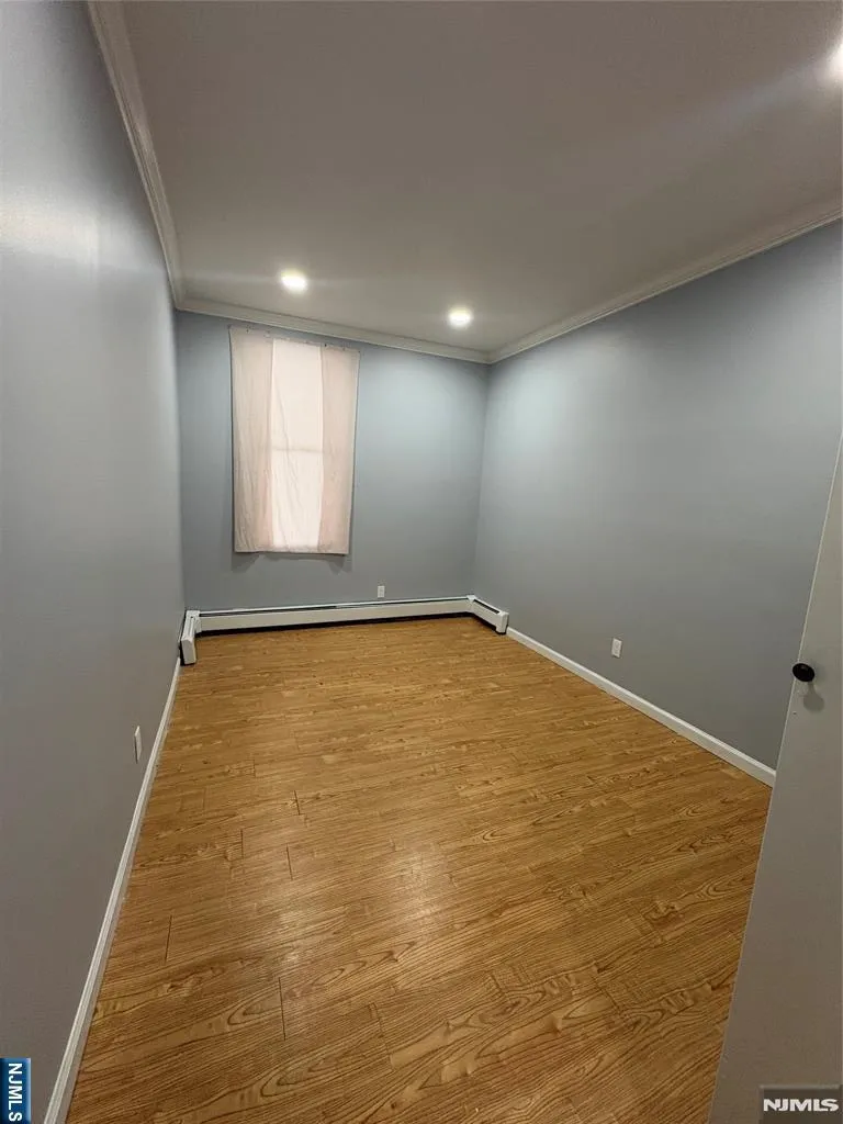 52 Lafayette Ave 1 Passaic, NJ 07055