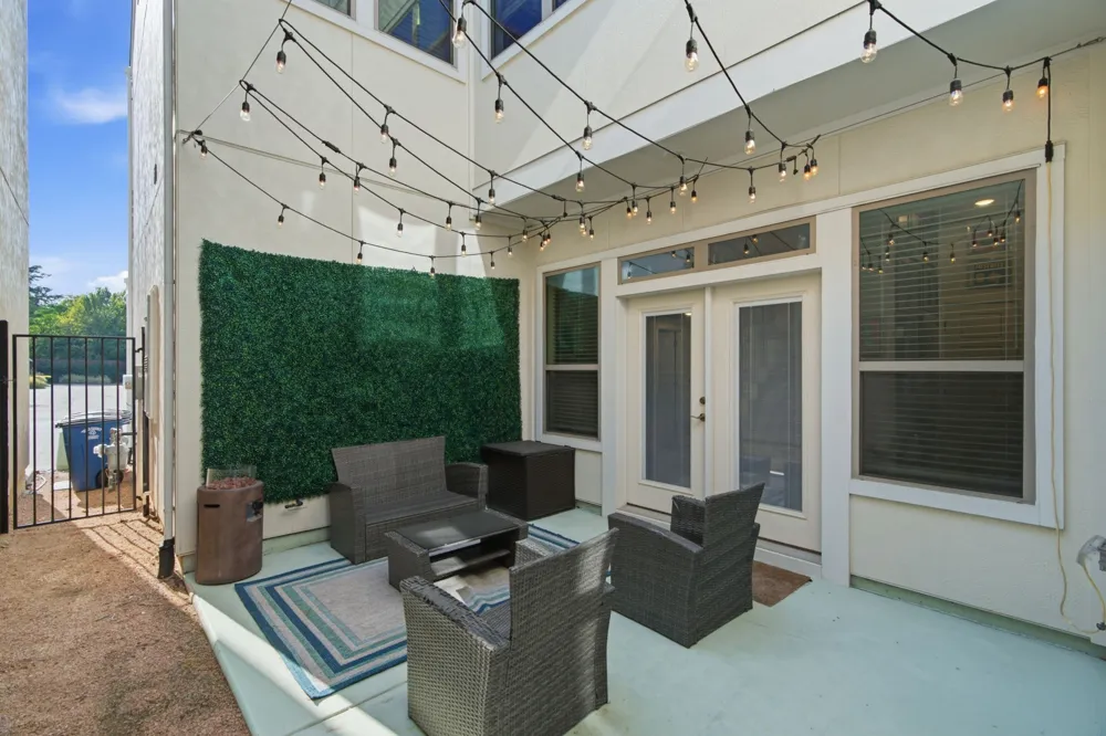 616 Aspen Valley Lane Dallas, TX 75208