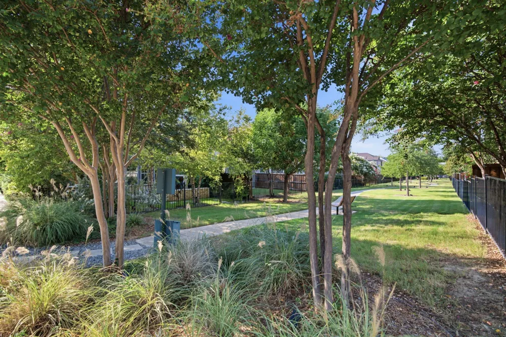 616 Aspen Valley Lane Dallas, TX 75208