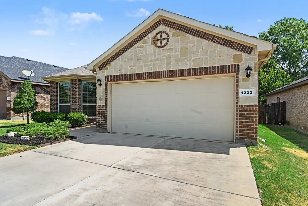 1232 Scott Drive Weatherford, TX 76087