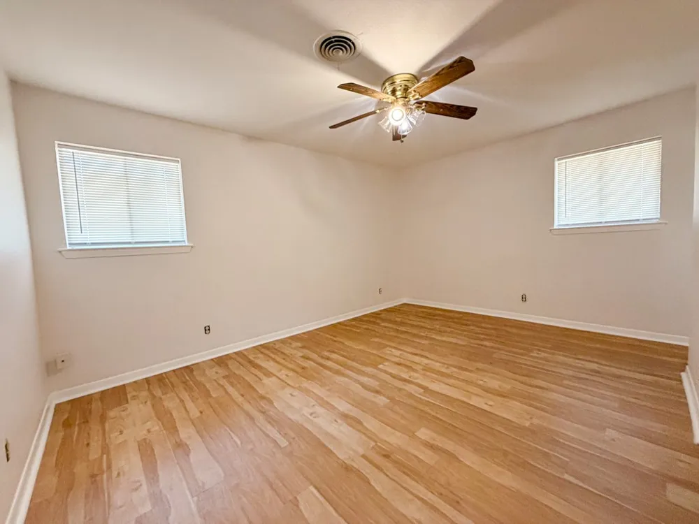 5720 Walla Avenue Fort Worth, TX 76133