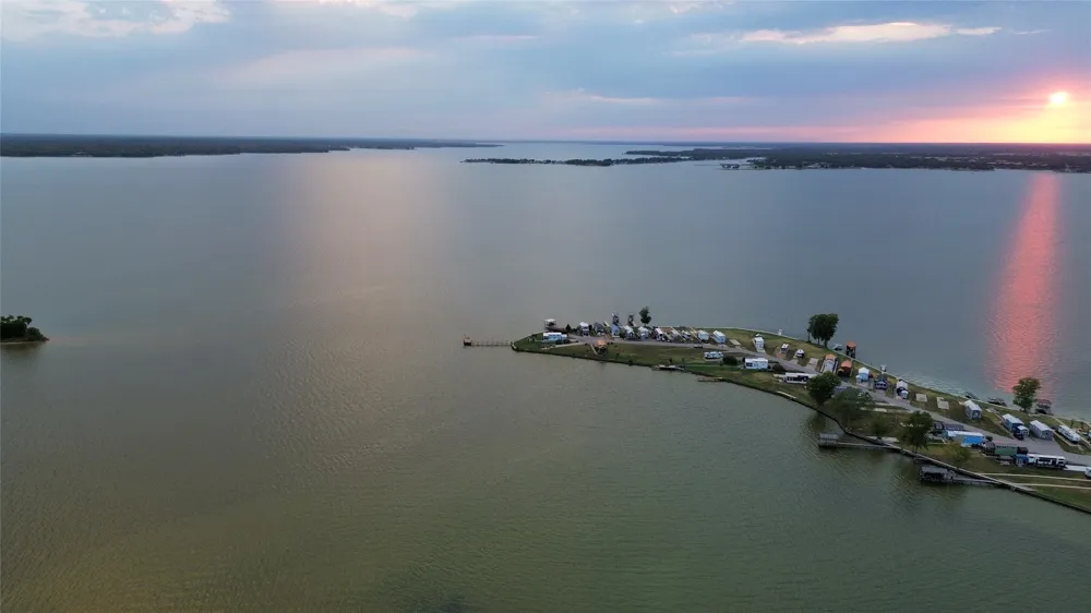 6447 Peninsula Road Kerens, TX 75144