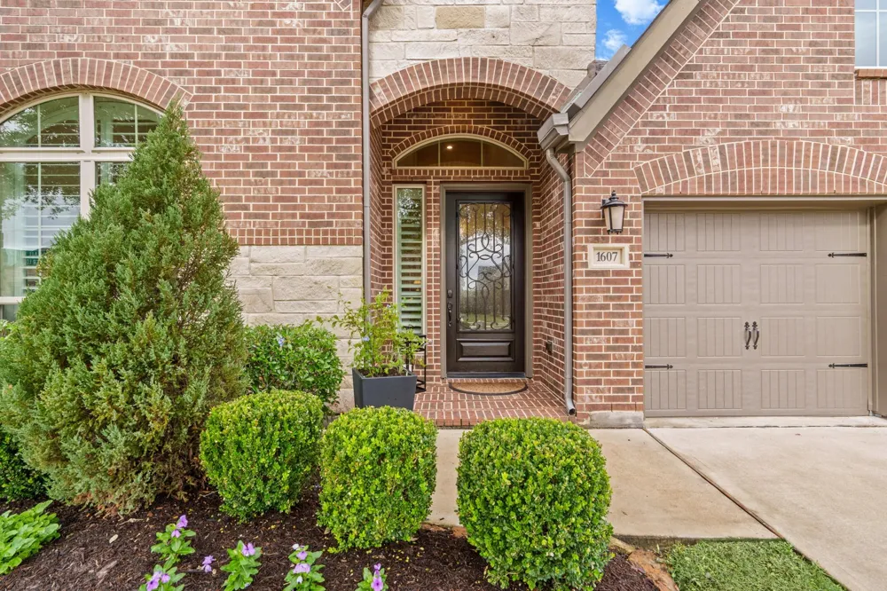 1607 Quail Ridge Drive Katy, TX 77493