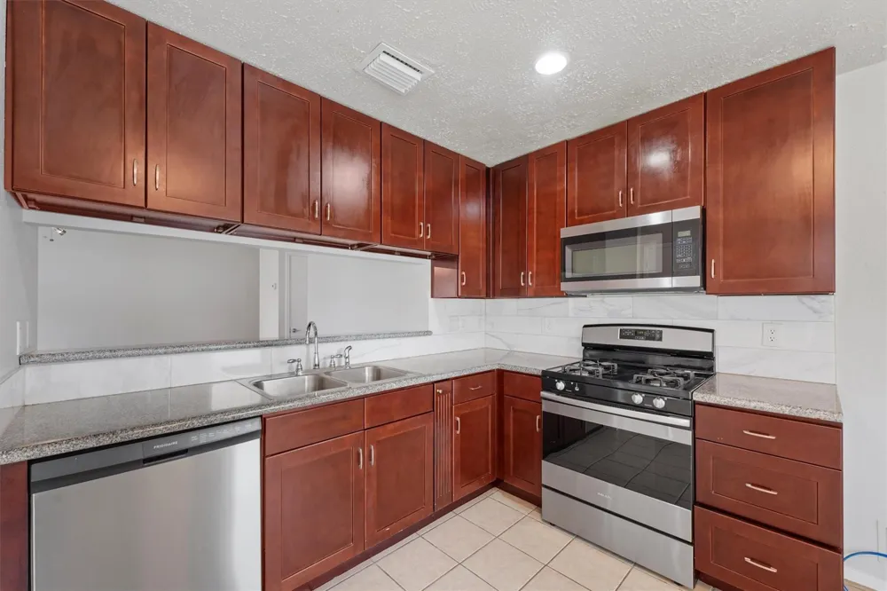 9335 Crescent Moon Drive Houston, TX 77064
