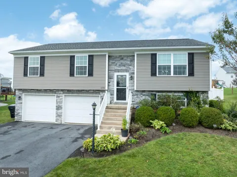 170 SHADY HOLLOW DRIVE
