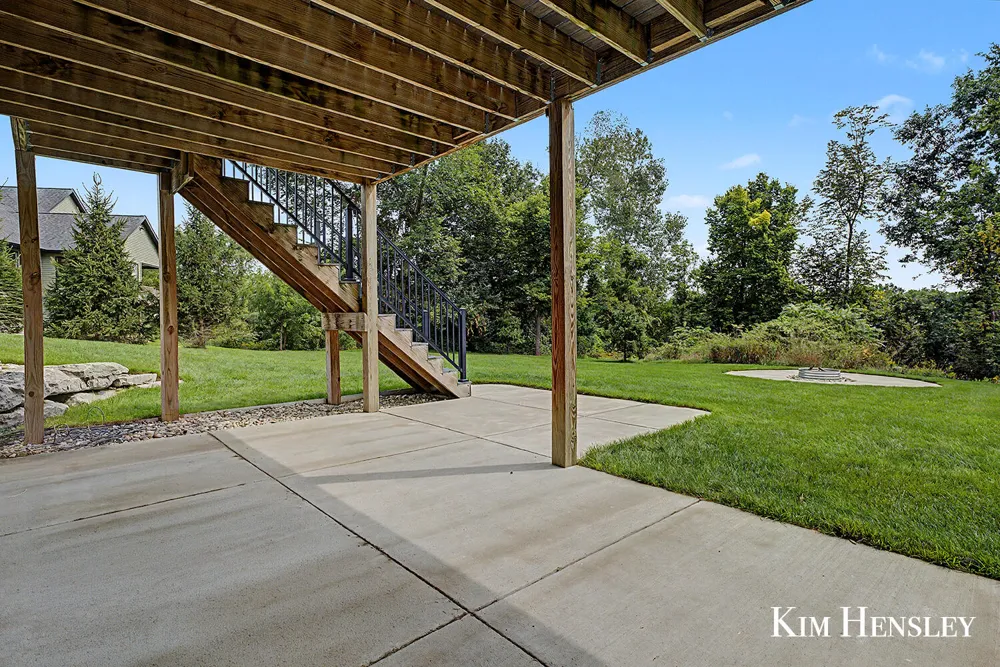 12618 Ridgedale Drive Allendale, MI 49401