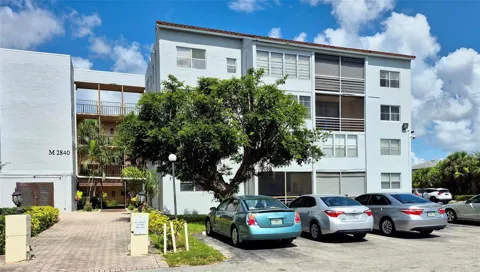2840 Somerset Drive #208m