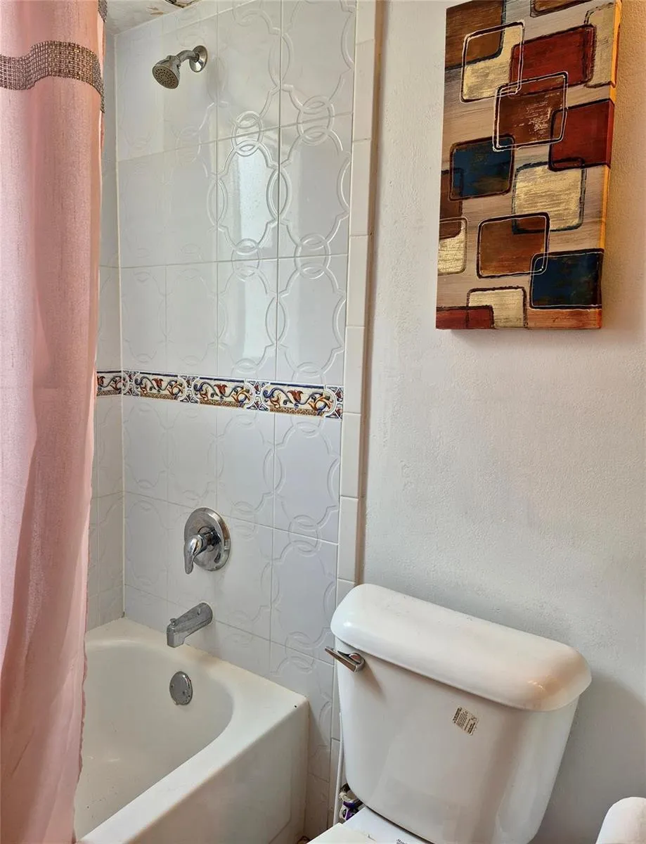 2840 Somerset Drive #208m Lauderdale Lakes, FL 33311