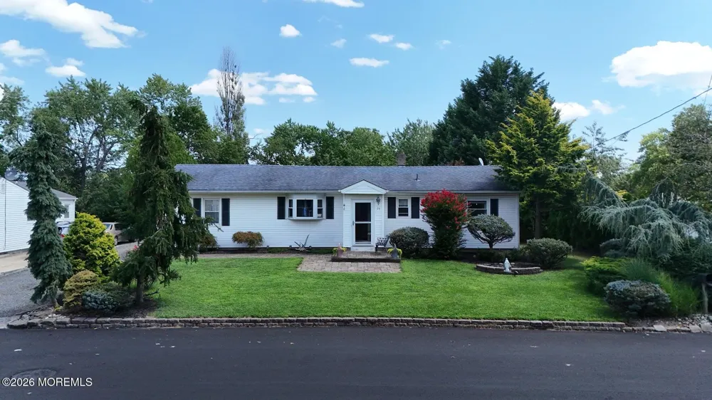 23 Lark Lane Brick, NJ 08724