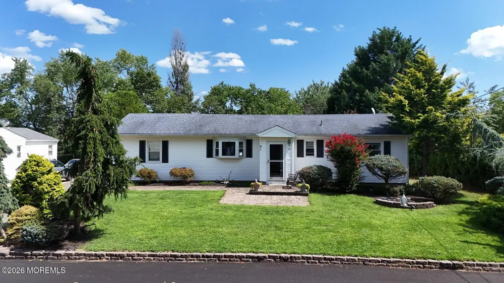 23 Lark Lane Brick, NJ 08724