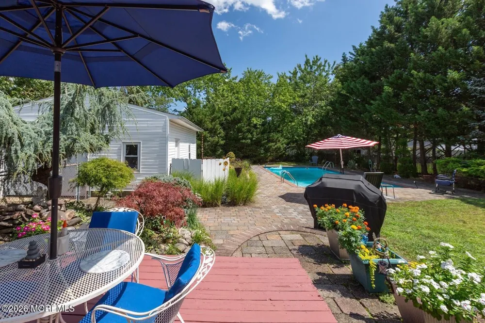 23 Lark Lane Brick, NJ 08724