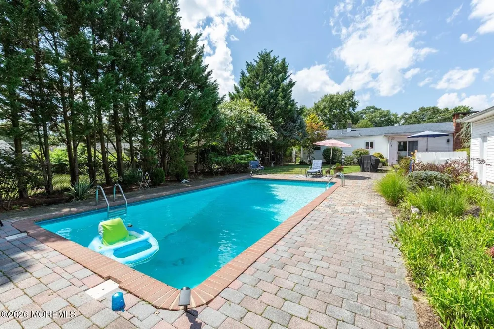 23 Lark Lane Brick, NJ 08724