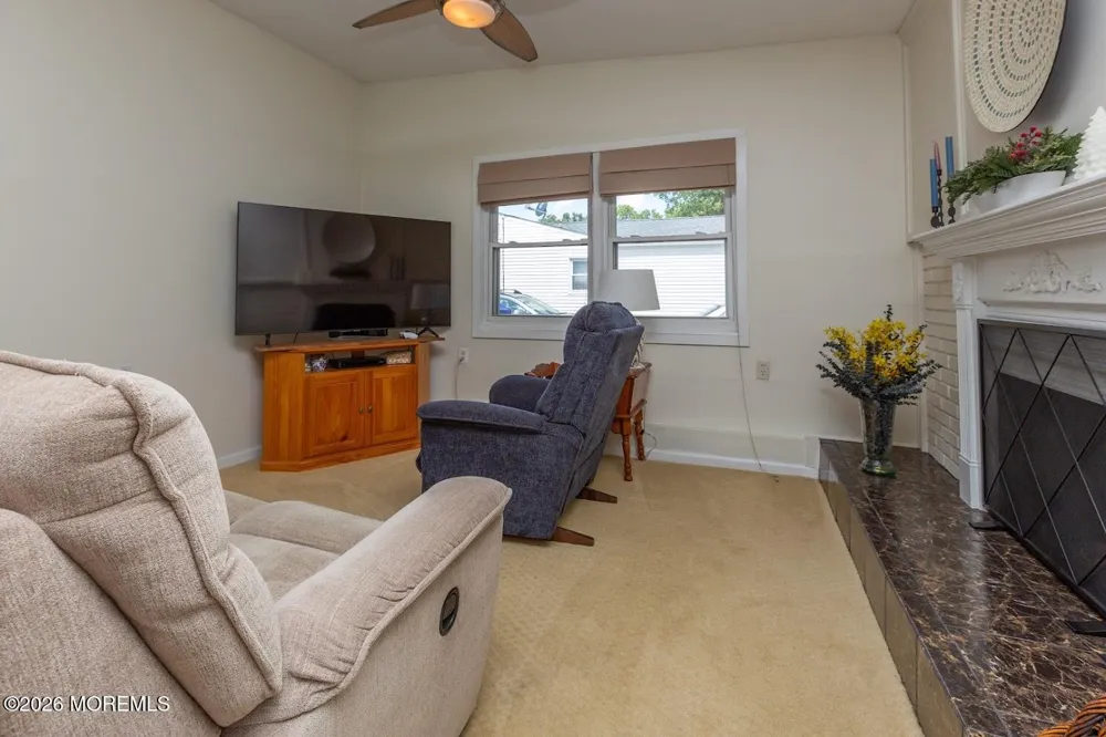 23 Lark Lane Brick, NJ 08724