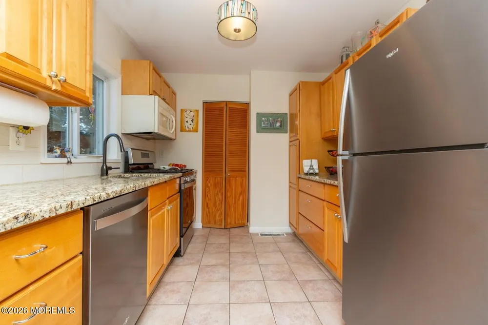 23 Lark Lane Brick, NJ 08724