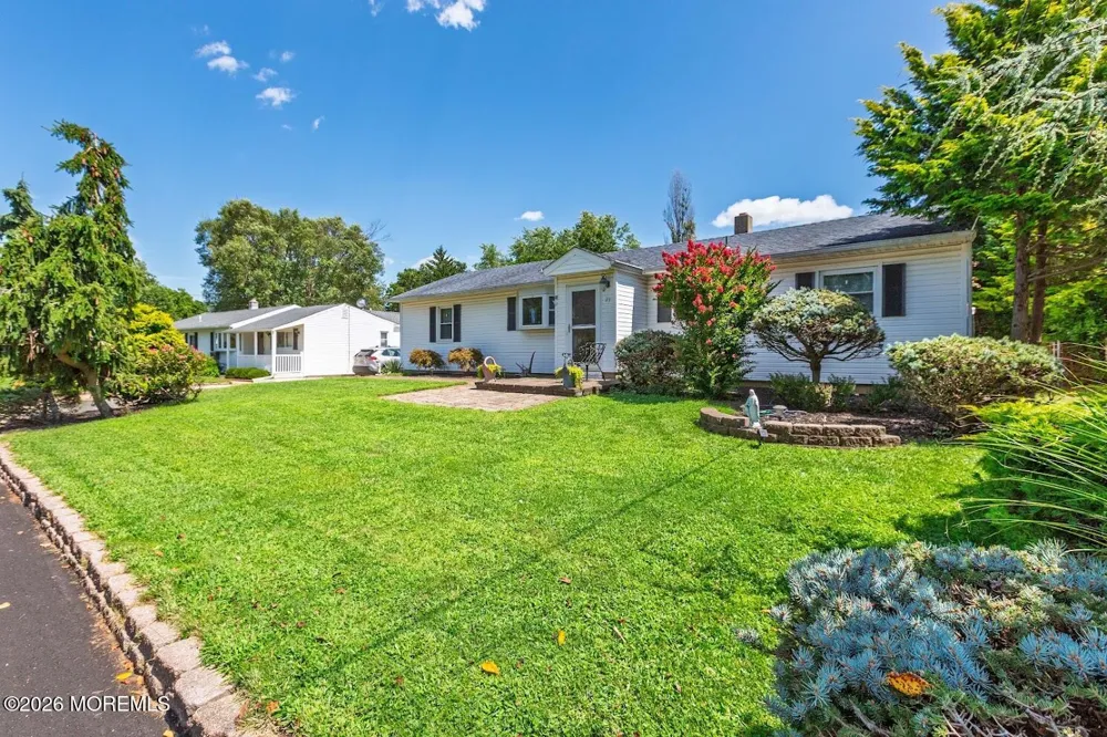 23 Lark Lane Brick, NJ 08724