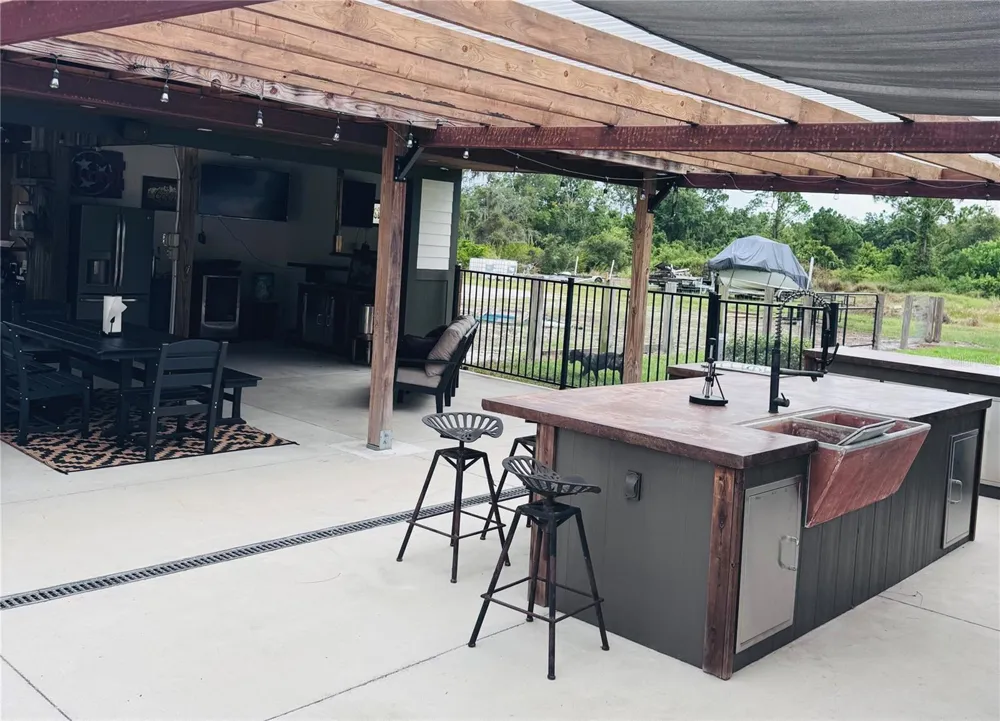 374 CATFISH CREEK ROAD Lake Placid, FL 33852
