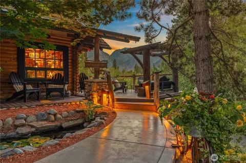 225 Lovely Lane