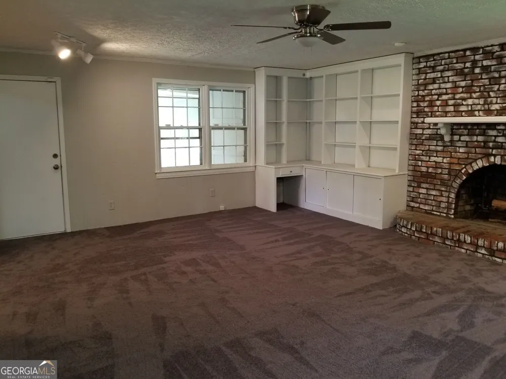 5193 Alder LN SW Powder Springs, GA 30127