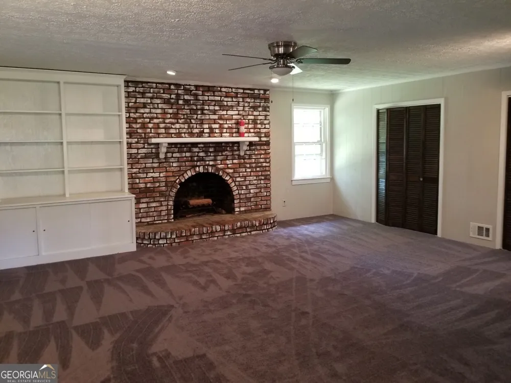 5193 Alder LN SW Powder Springs, GA 30127