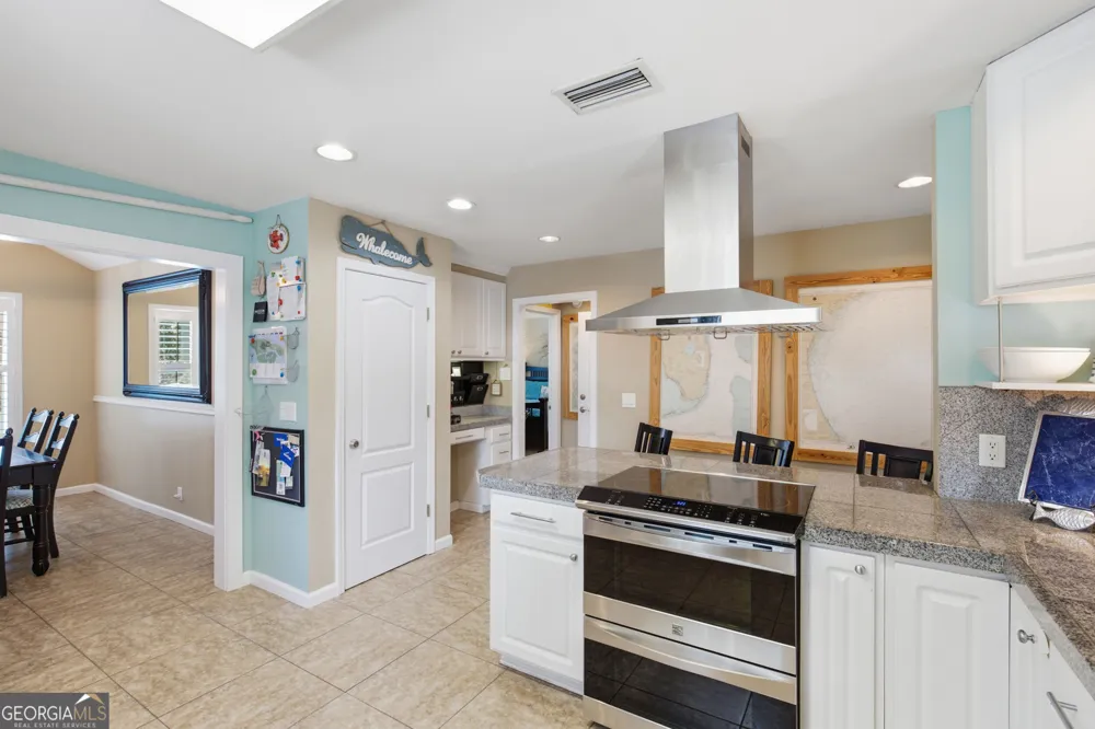 1007 Mallery ST St. Simons, GA 31522