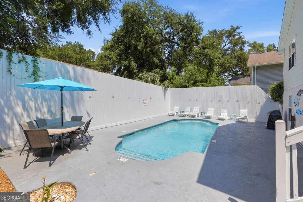 1007 Mallery ST St. Simons, GA 31522