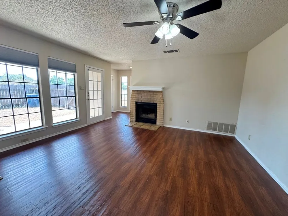 8700 Clearbrook Trail #A Austin, TX 78729
