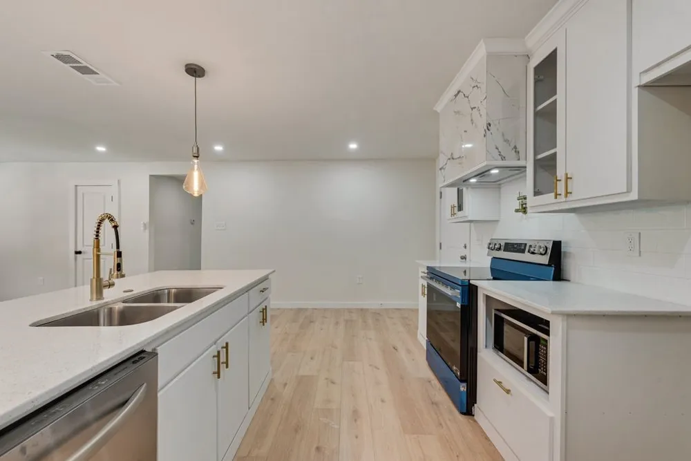 312 Calgary Road Azle, TX 76020