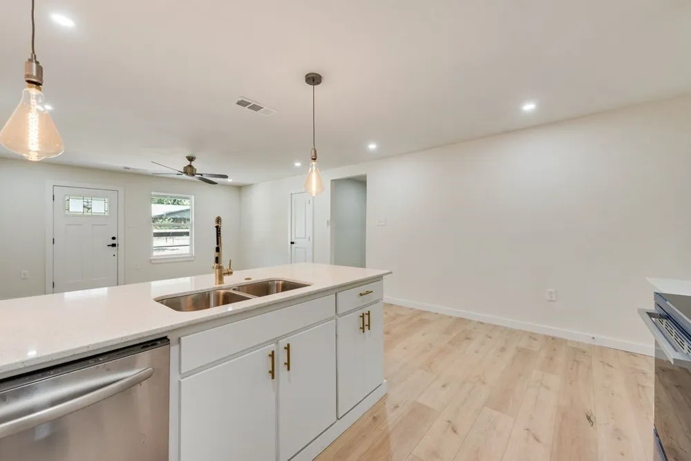312 Calgary Road Azle, TX 76020