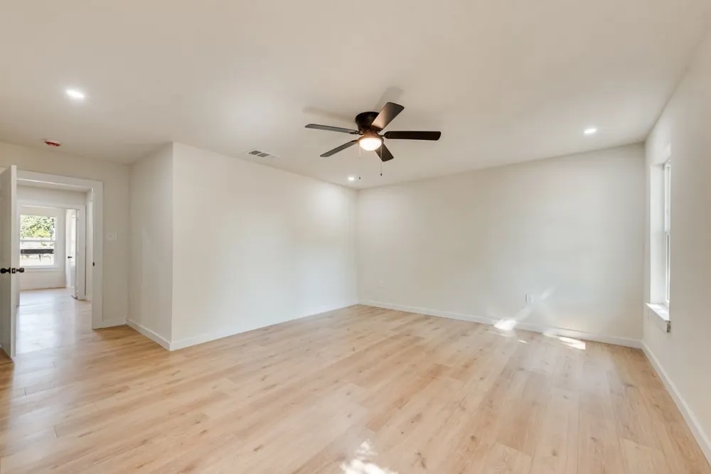 312 Calgary Road Azle, TX 76020