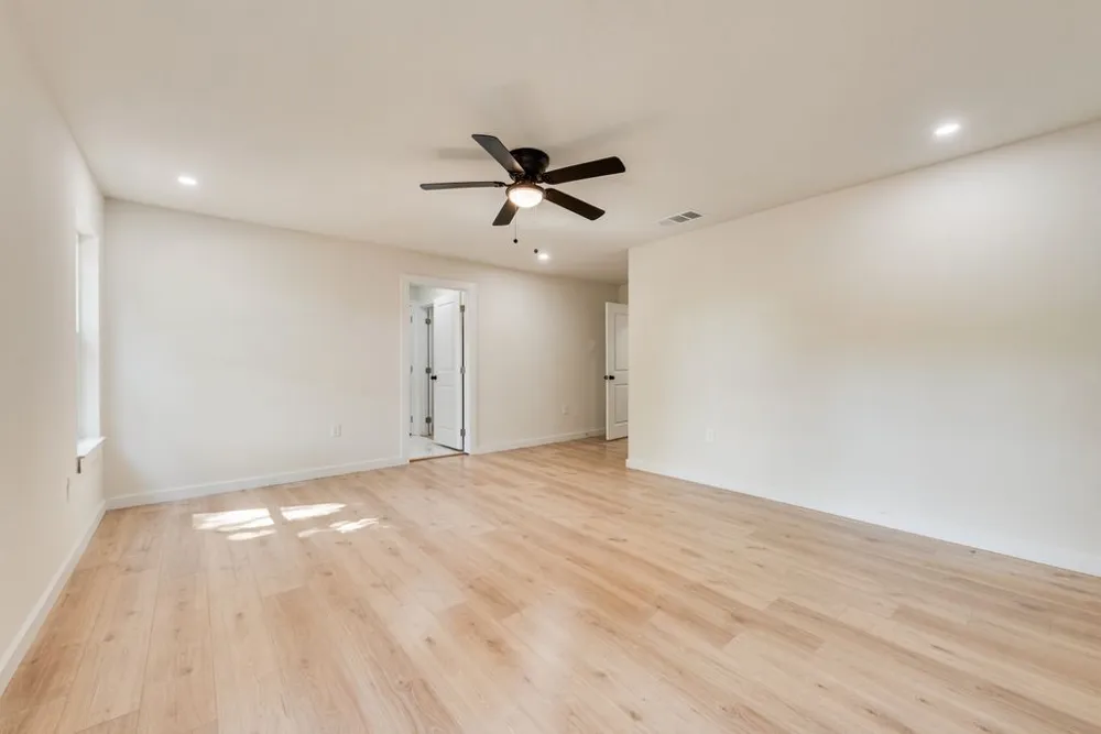 312 Calgary Road Azle, TX 76020