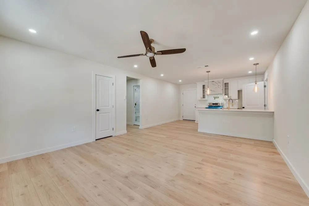 312 Calgary Road Azle, TX 76020