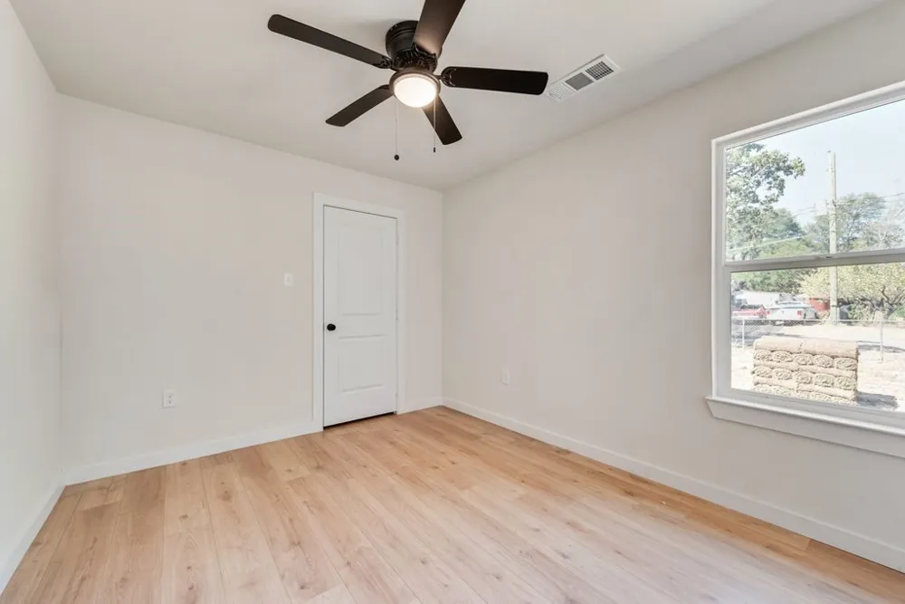 312 Calgary Road Azle, TX 76020