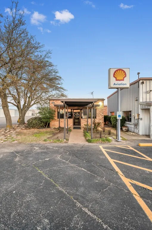 27474 HWY 84-PH #18 Highway McGregor, TX 76657