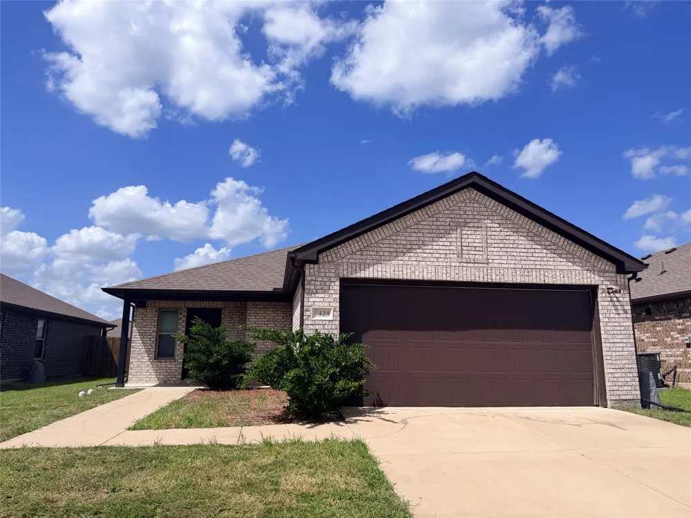1428 Warringwood Drive Greenville, TX 75402