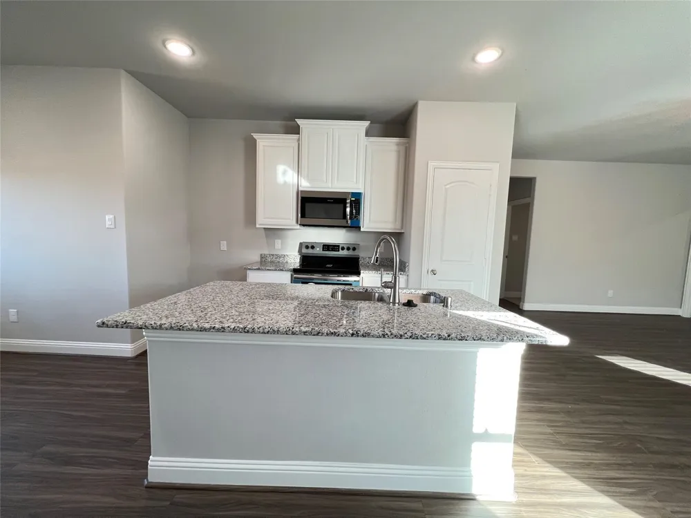 1428 Warringwood Drive Greenville, TX 75402