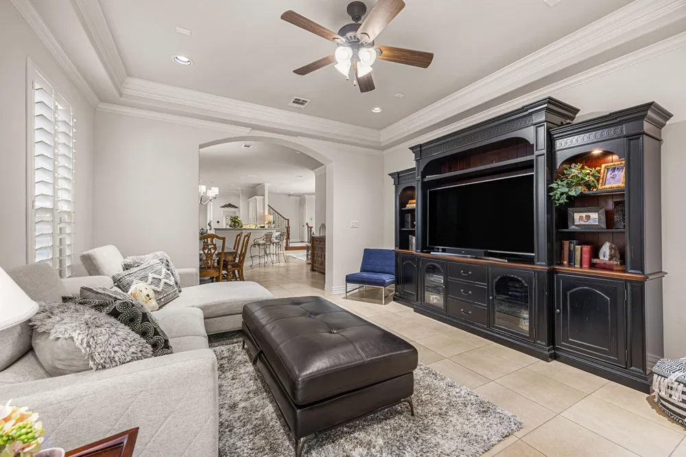 5 Schwab Lane Houston, TX 77055