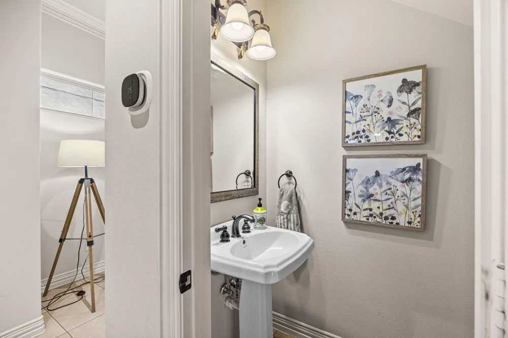 5 Schwab Lane Houston, TX 77055