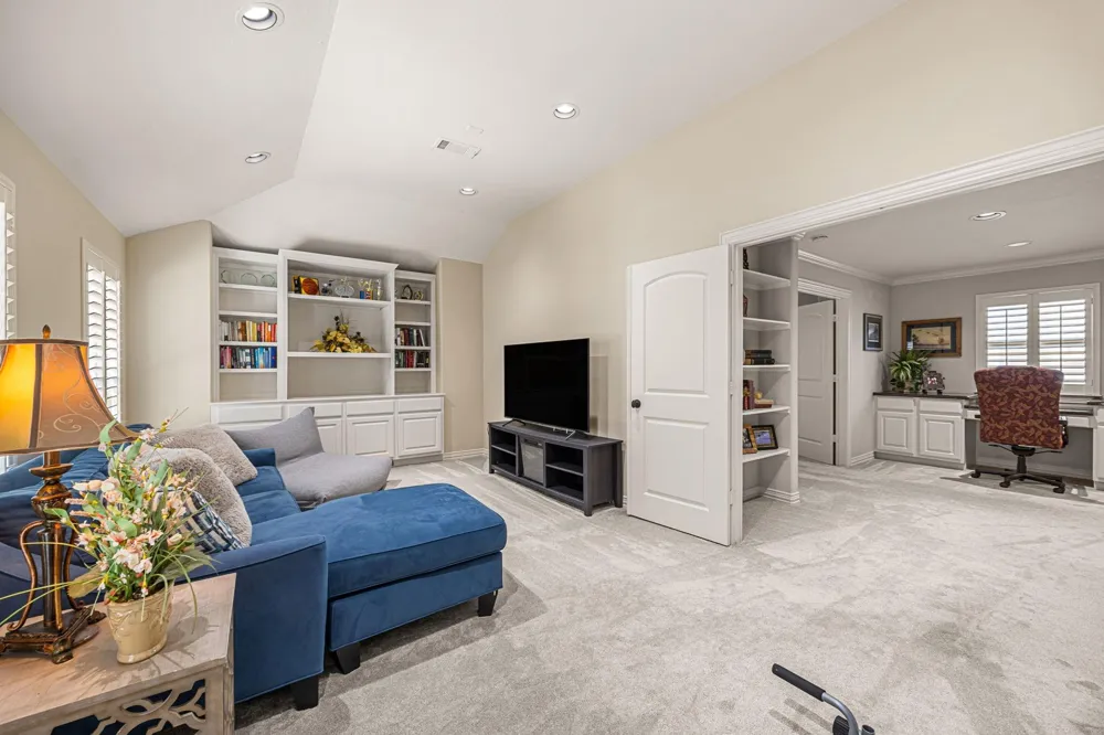 5 Schwab Lane Houston, TX 77055