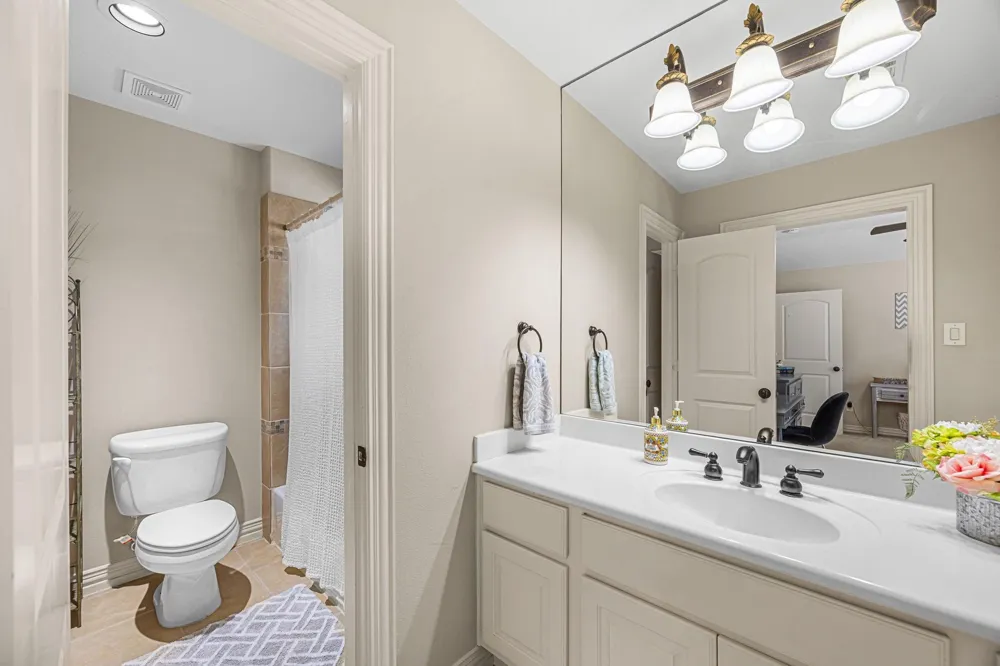 5 Schwab Lane Houston, TX 77055