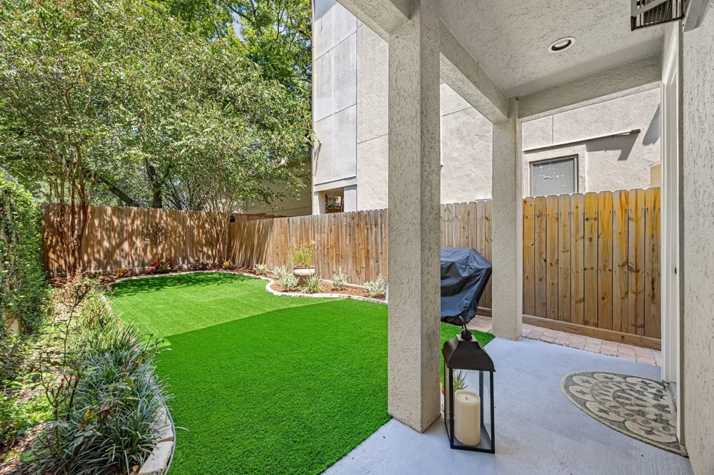 5 Schwab Lane Houston, TX 77055