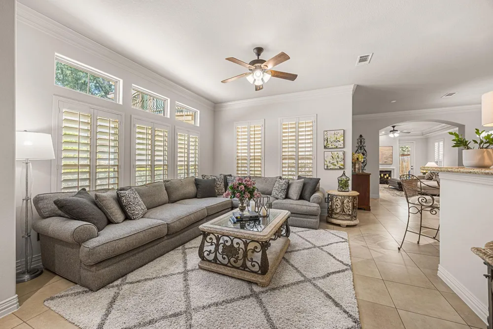 5 Schwab Lane Houston, TX 77055
